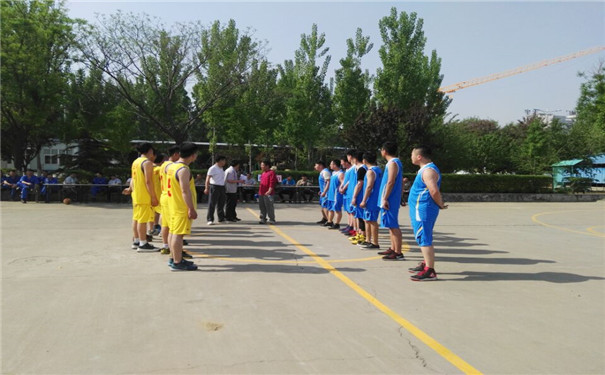 不負(fù)春日好時光 競技場上展風(fēng)采 不負(fù)春日好時光 競技場上展風(fēng)采