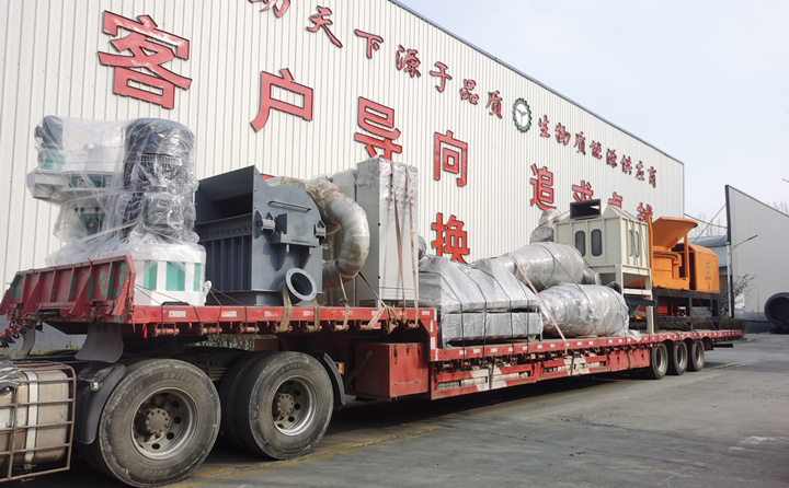 由于山東顆粒機質(zhì)量與價格并存，在市場的所占比例越來越大，越來越多的客戶選擇與山東顆粒機廠家合作，購買鋸末顆粒機、破碎機、粉碎機等設(shè)備。