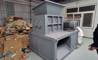 撕碎機撕碎硬紙殼，全程記錄！